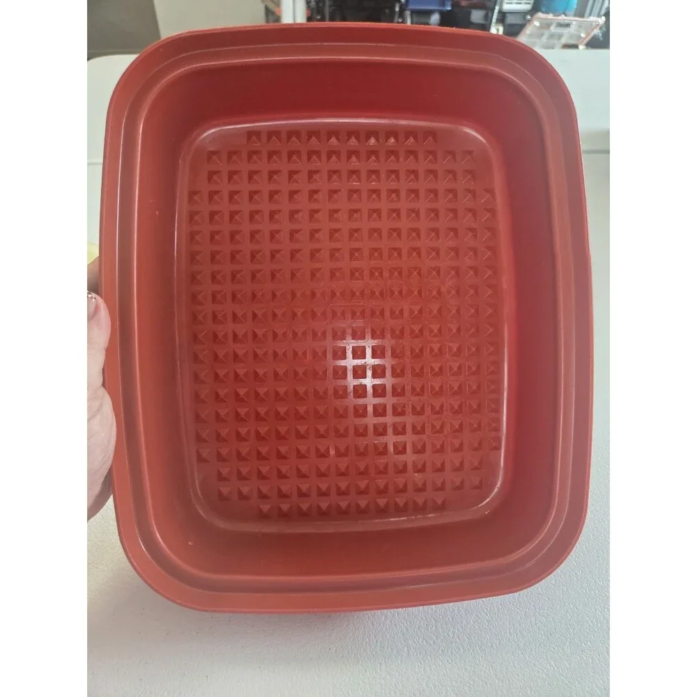 Tupperware Meat Keeper Marinade Container  With Lid Paprika Red 1294-1 Vintage